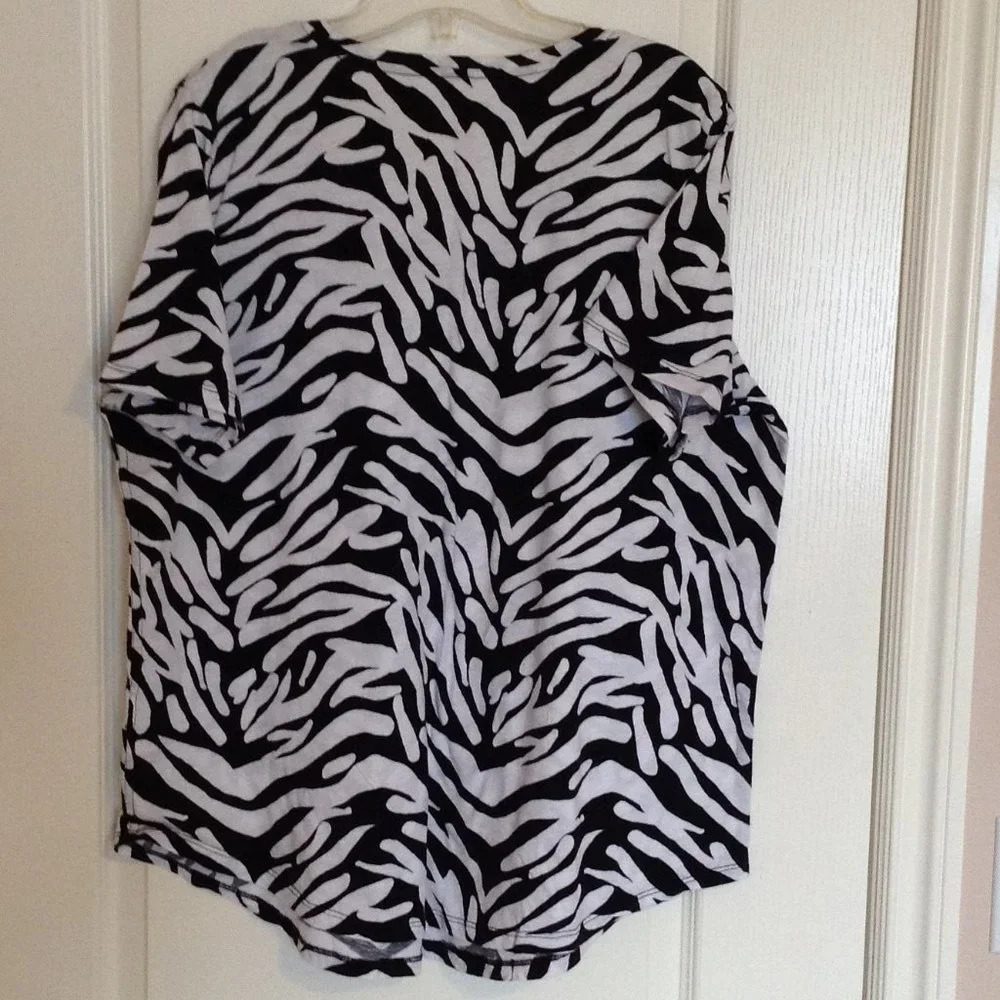 Joe Fresh Short Sleeve Top T-Shirt Size 1X Black White Zebra Print 100% Cotton - Picture 5 of 6
